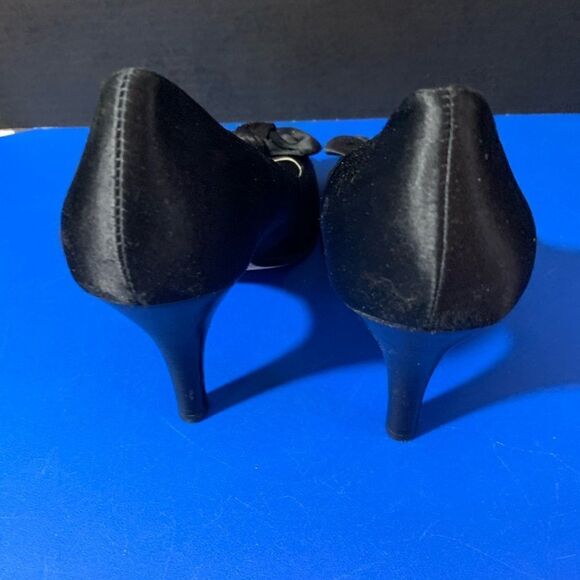 BP Black Satin Pumps - Picture 4 of 7